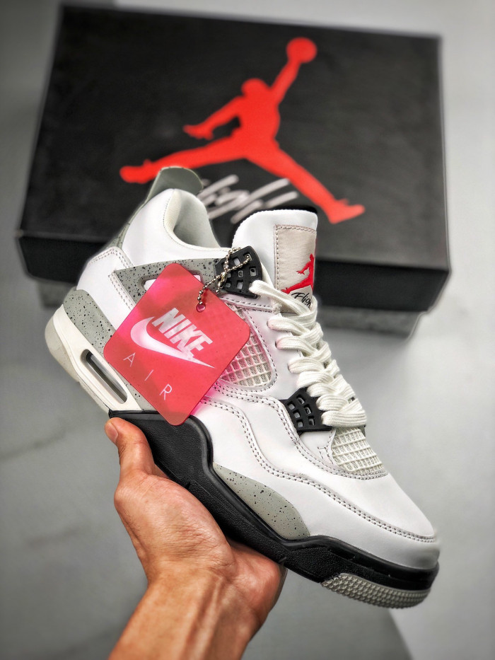 Air Jordan 4 OG “White Cement” 840606-192 (nike)