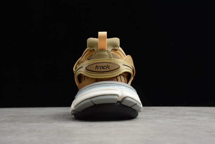 BLCG WMNS TRACK TRAINER