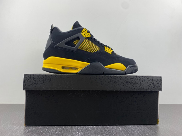 Air Jordan 4 Retro "Thunder