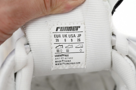 BALCIA Runner Graffiti White