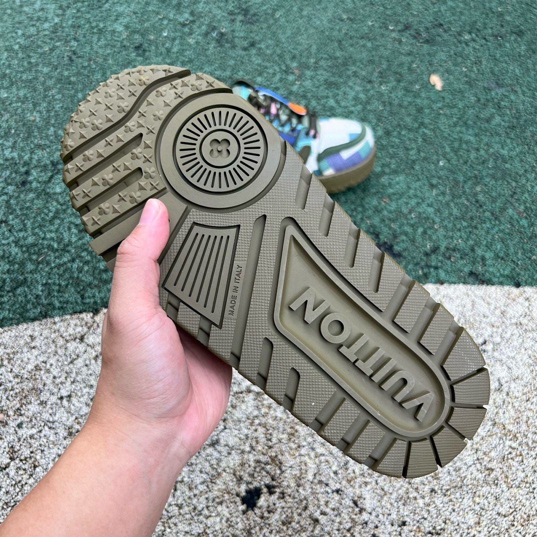 LV TRAINER MAXI Colored plaid army green