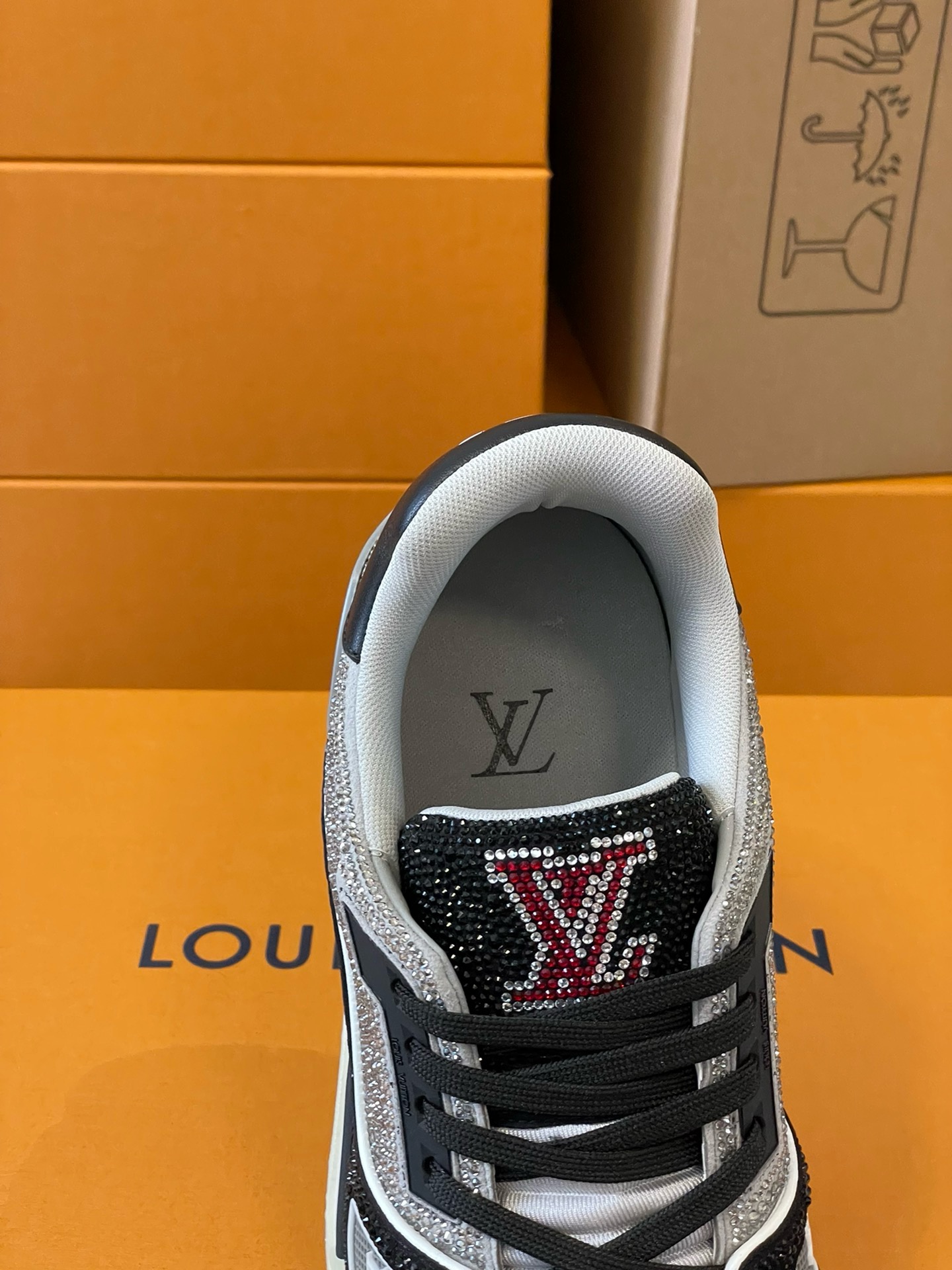 Loui Vuitto TRAINER SNEAKER